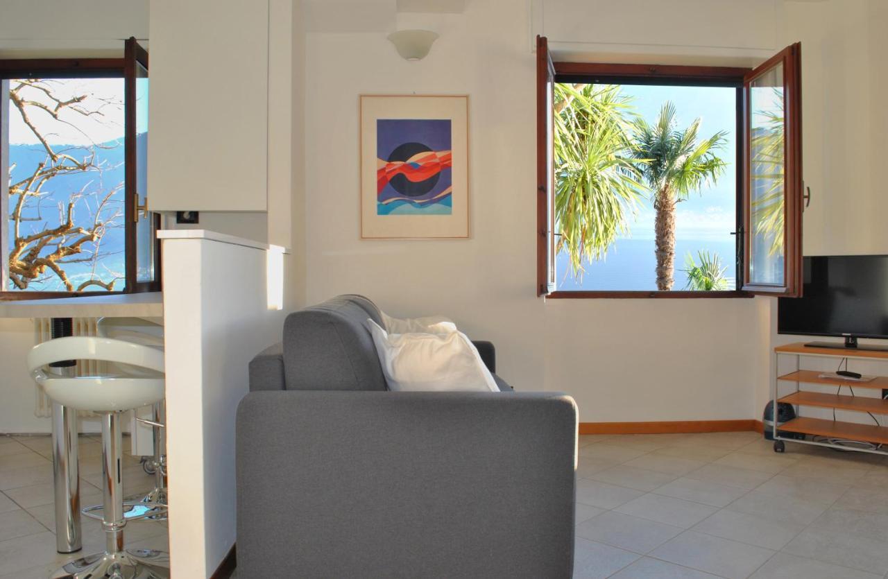 Apartment The Palm With Garden Sala Comacina Eksteriør billede
